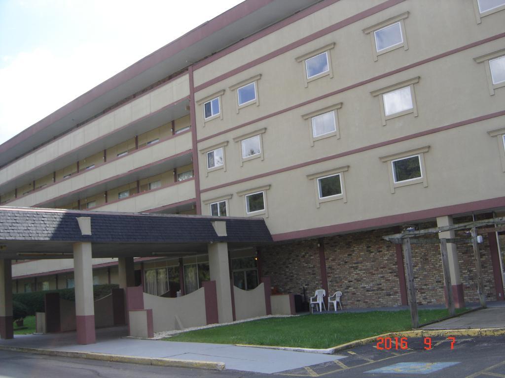 Days Inn Oil City Conference Center 외부 사진