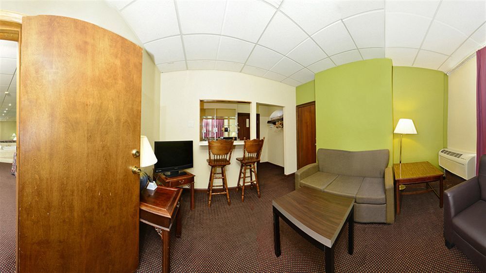 Days Inn Oil City Conference Center 외부 사진